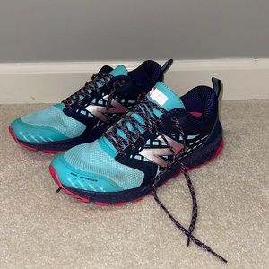 New Balance tennis shoes